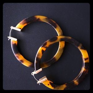 Lucky Brand tortoise shell hoop earrings